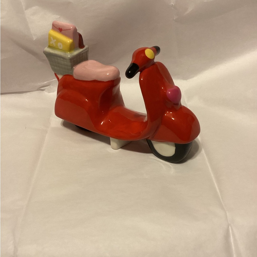2024 Spritz Ceramic Valentines Day Vespa